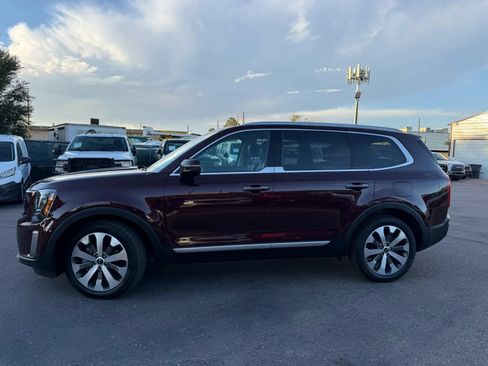 Used 2022 Kia Telluride S AWD/4WD image 3