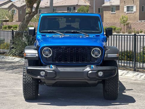 Used 2024 Jeep Wrangler Unlimited AWD/4WD image 3
