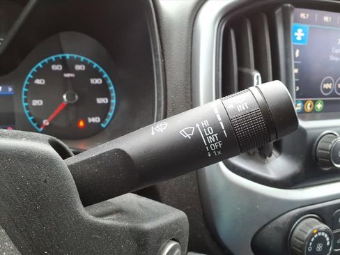 Used 2019 Chevrolet Colorado LT w/ LT Convenience Package image 32