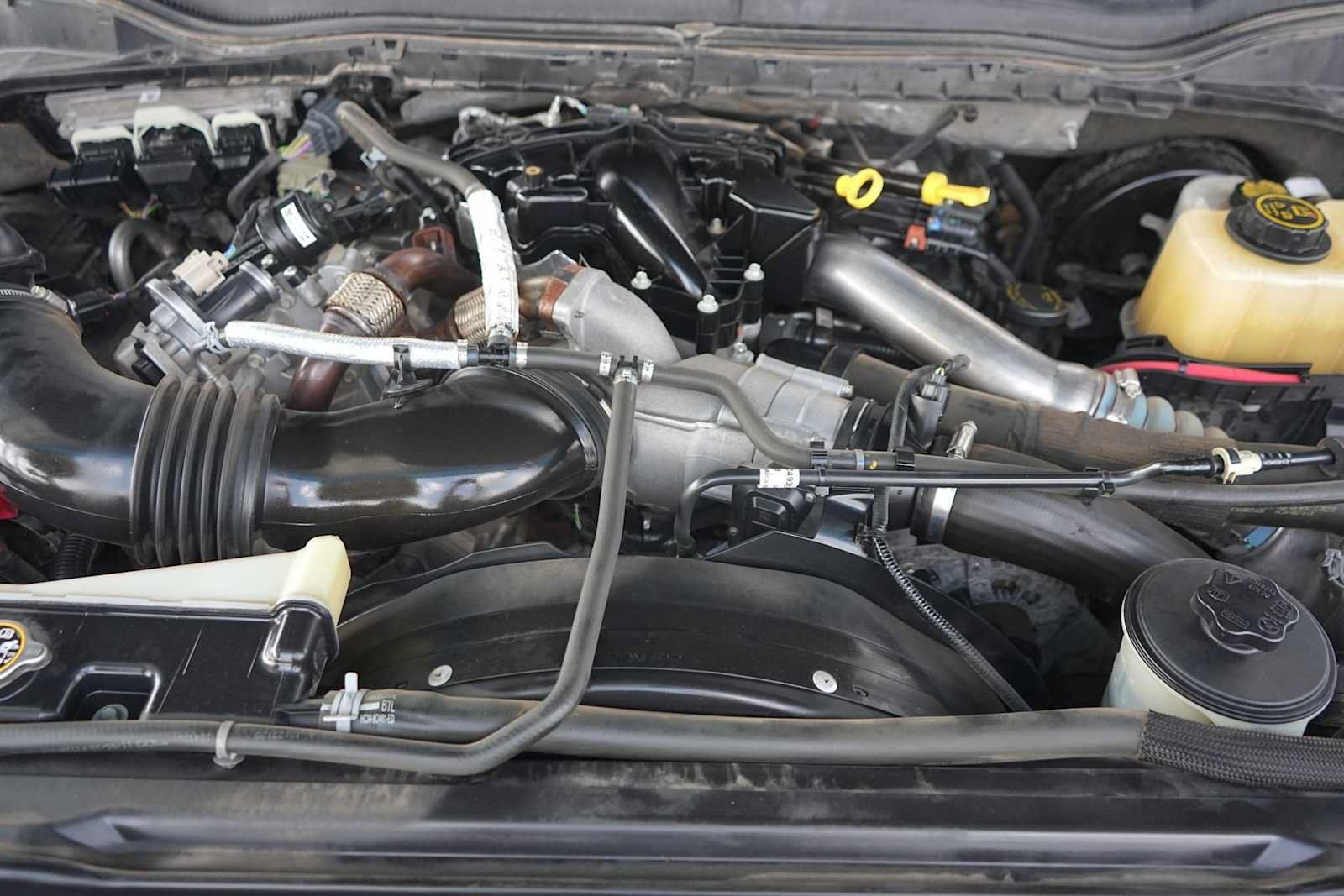 Used 2019 Ford F250 Lariat w/ Lariat Ultimate Package AWD/4WD image 9