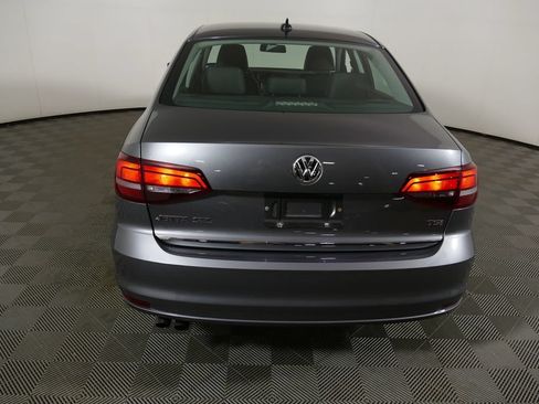 Used 2017 Volkswagen Jetta SEL FWD image 6