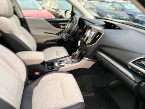 Used 2020 Subaru Forester Premium AWD/4WD image 10