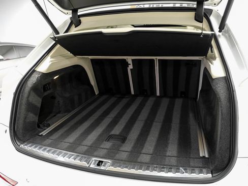 Used 2024 Bentley Bentayga AWD/4WD image 62