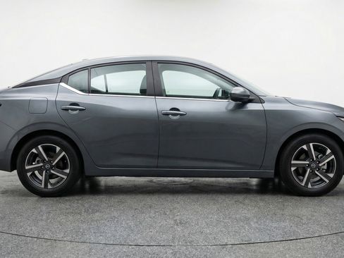 Used 2025 Nissan Sentra SV image 11