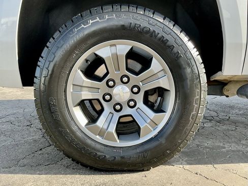 Used 2020 Chevrolet Suburban LT w/ Luxury Package image 21