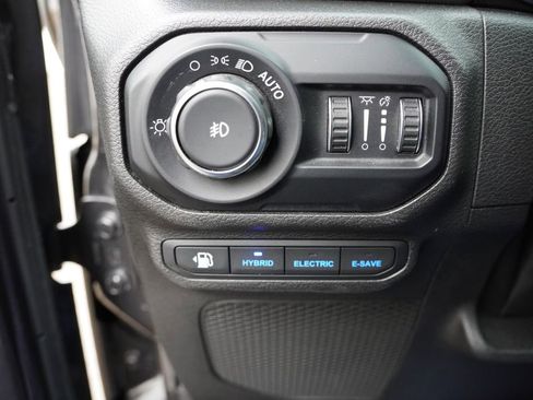 Used 2022 Jeep Wrangler Unlimited Sahara w/ Cold Weather Group image 24