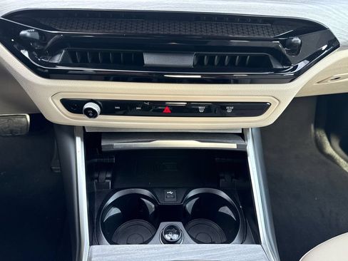 Used 2026 BMW 330i Sedan w/ M Sport Package RWD image 27