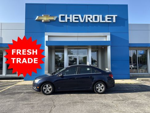 Used 2011 Chevrolet Cruze LT w/ RS Package FWD image 2