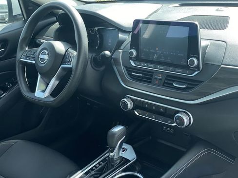 Used 2023 Nissan Altima 2.5 SV image 31