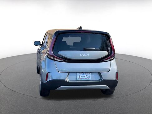 Used 2025 Kia Soul LX w/ LX Technology Package image 11