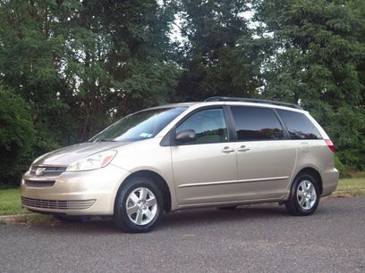 Used 2005 Toyota Sienna LE w/ LE Pkg 6