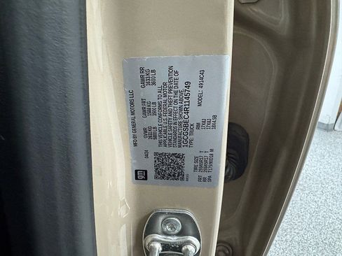 Used 2024 Chevrolet Colorado W/T RWD image 27