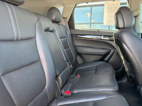 Used 2014 Kia Sorento SX w/ 3rd Row Package AWD/4WD image 8