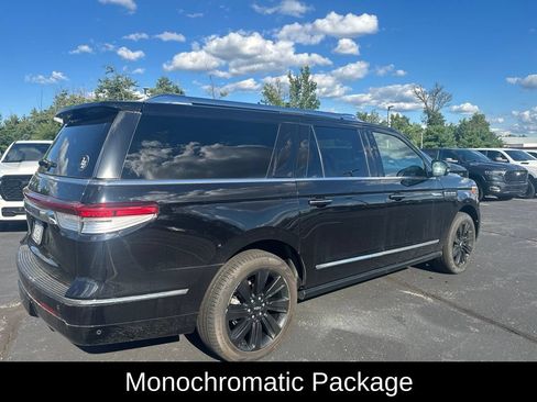 Used 2022 Lincoln Navigator L Reserve AWD/4WD image 3