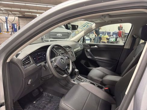 Used 2021 Volkswagen Tiguan SEL AWD/4WD image 20