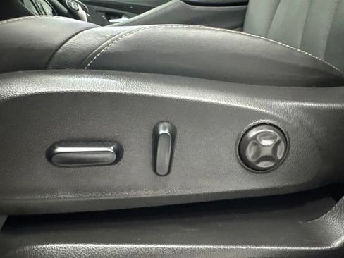 Used 2017 Buick Envision Essence FWD image 10
