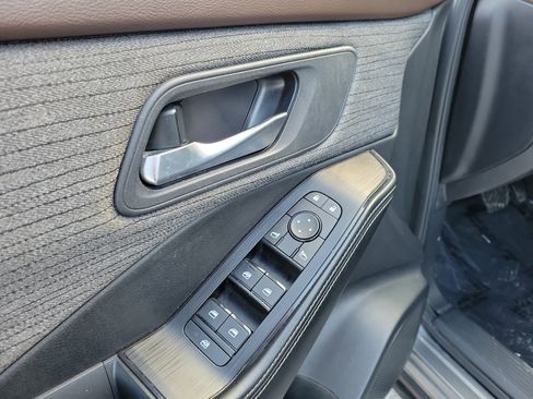 Used 2023 Nissan Rogue SV image 18