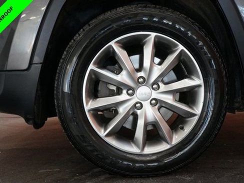 Used 2018 Jeep Cherokee Limited image 76