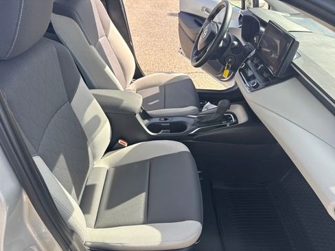 Used 2026 Toyota Corolla LE image 31