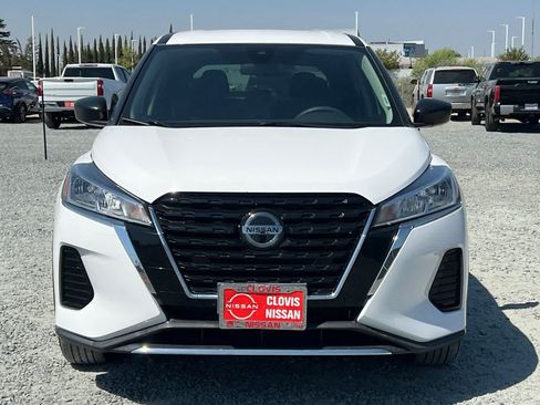 Used 2021 Nissan Kicks S FWD image 11