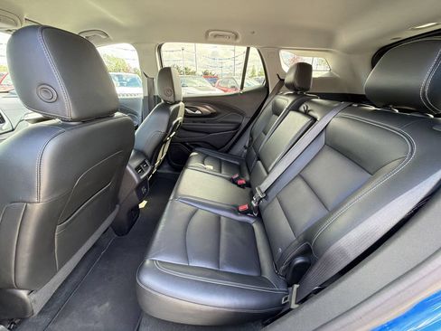 Used 2024 GMC Terrain SLT AWD/4WD image 20