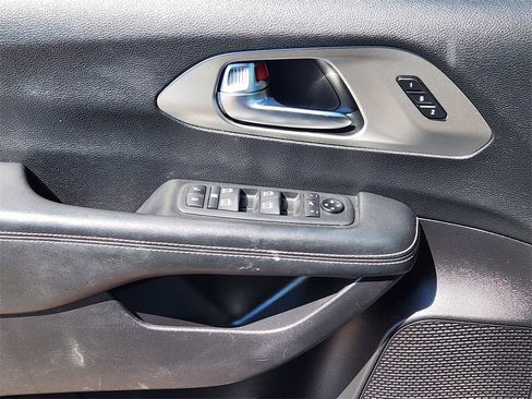 Used 2021 Chrysler Pacifica Limited w/ S Appearance Package image 10