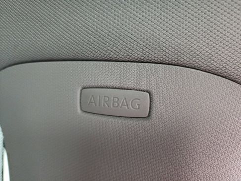 Used 2025 Volkswagen Atlas SE image 47