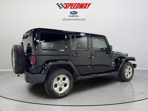 Used 2015 Jeep Wrangler Unlimited Sahara AWD/4WD image 5