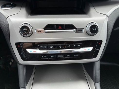 Certified 2023 Ford Explorer XLT AWD/4WD image 23