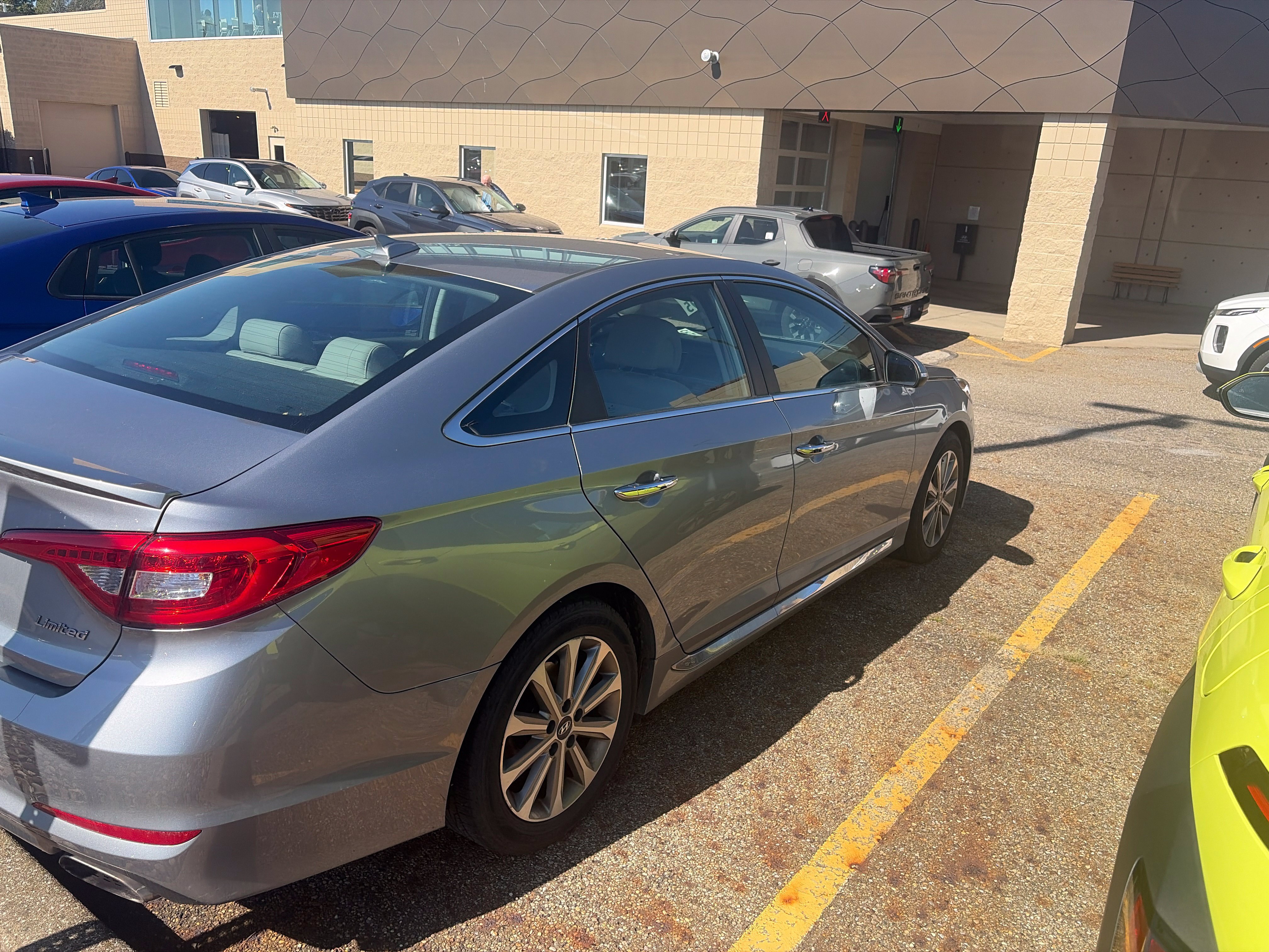 Used 2017 Hyundai Sonata Limited FWD image 4