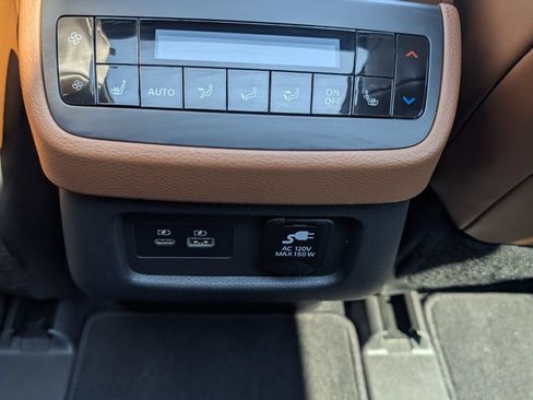 Used 2022 Nissan Pathfinder Platinum w/ Cargo Package AWD/4WD image 25