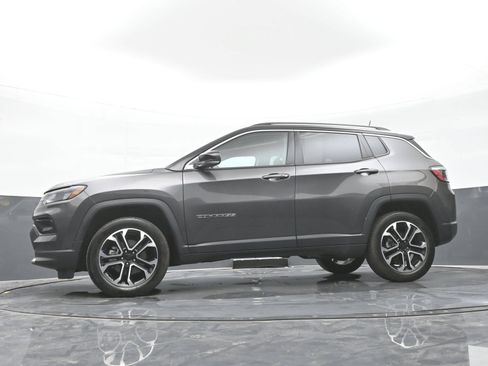 Used 2022 Jeep Compass Limited w/ Sun and Sound Group AWD/4WD image 45