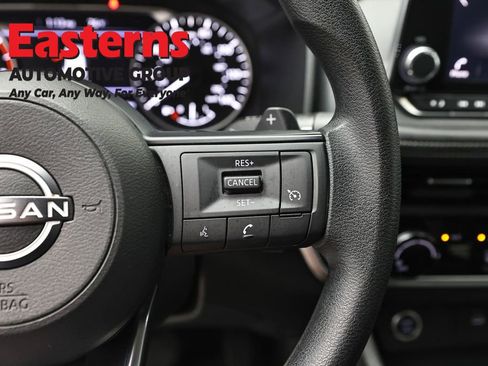 Used 2023 Nissan Rogue S AWD/4WD image 16