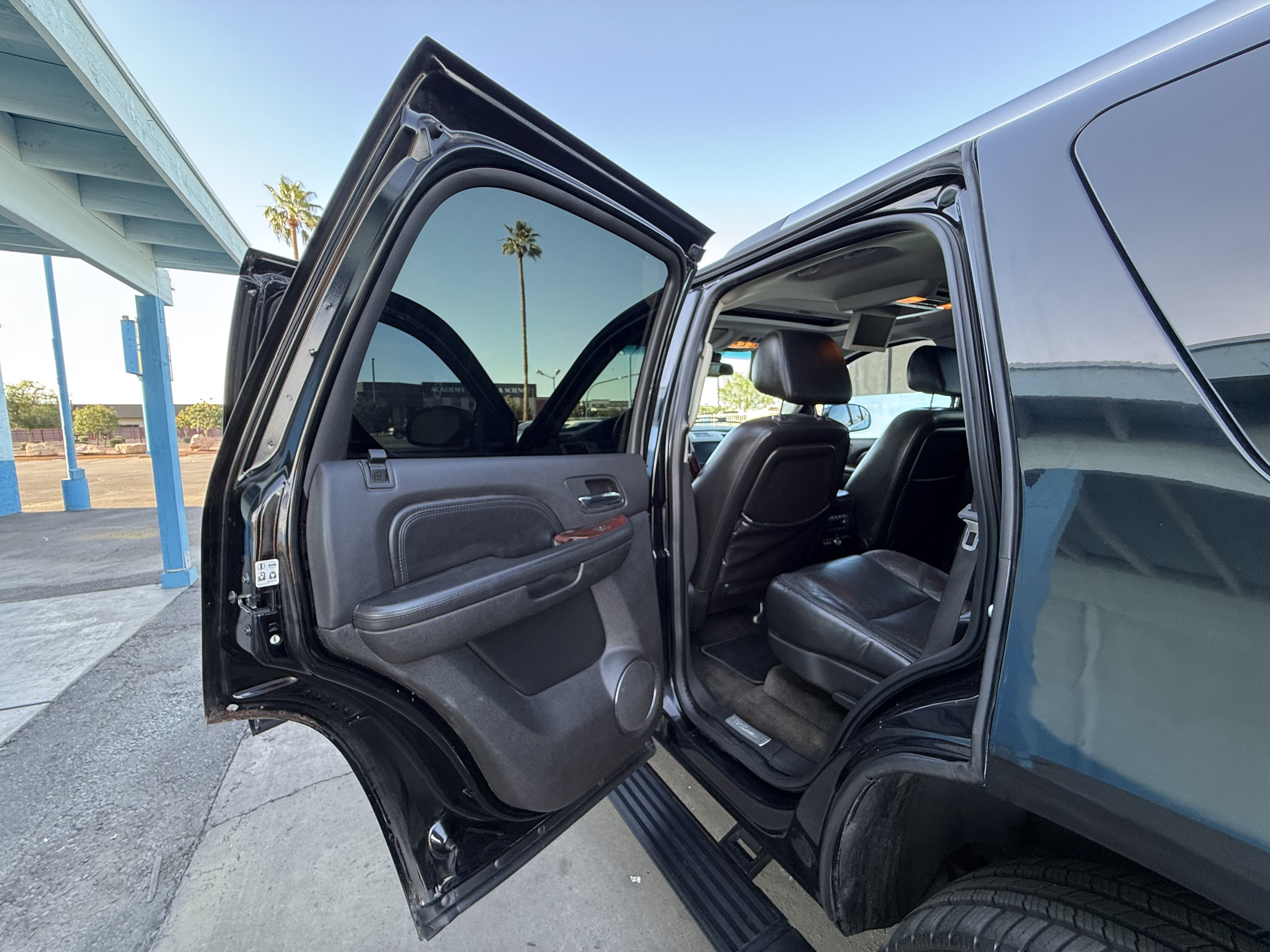 Used 2008 Cadillac Escalade AWD image 18