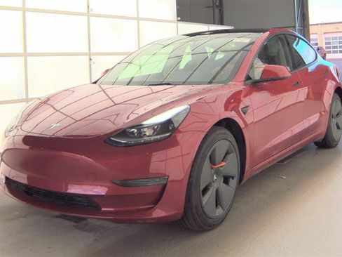 Used 2023 Tesla Model 3 Standard Range RWD image 4