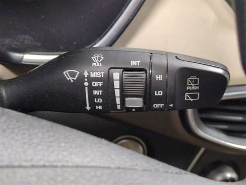 Used 2019 Hyundai Santa Fe SEL image 26