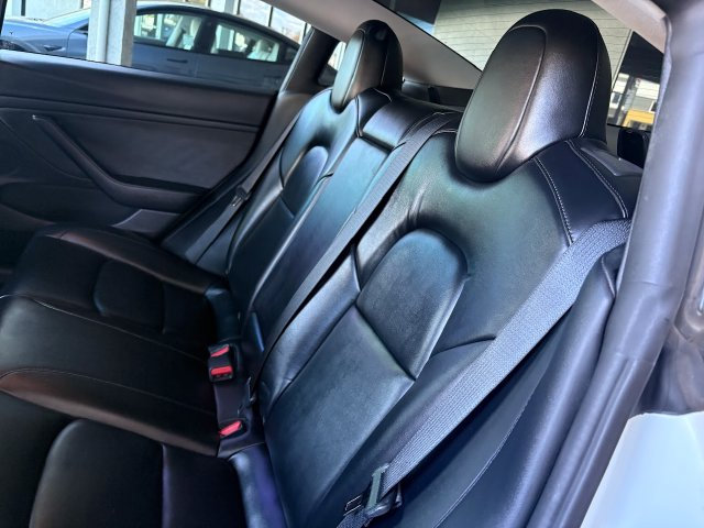 Used 2022 Tesla Model 3 Standard Range RWD image 10