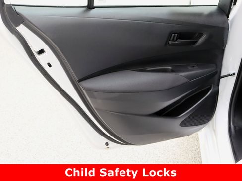 Certified 2025 Toyota Corolla LE image 23