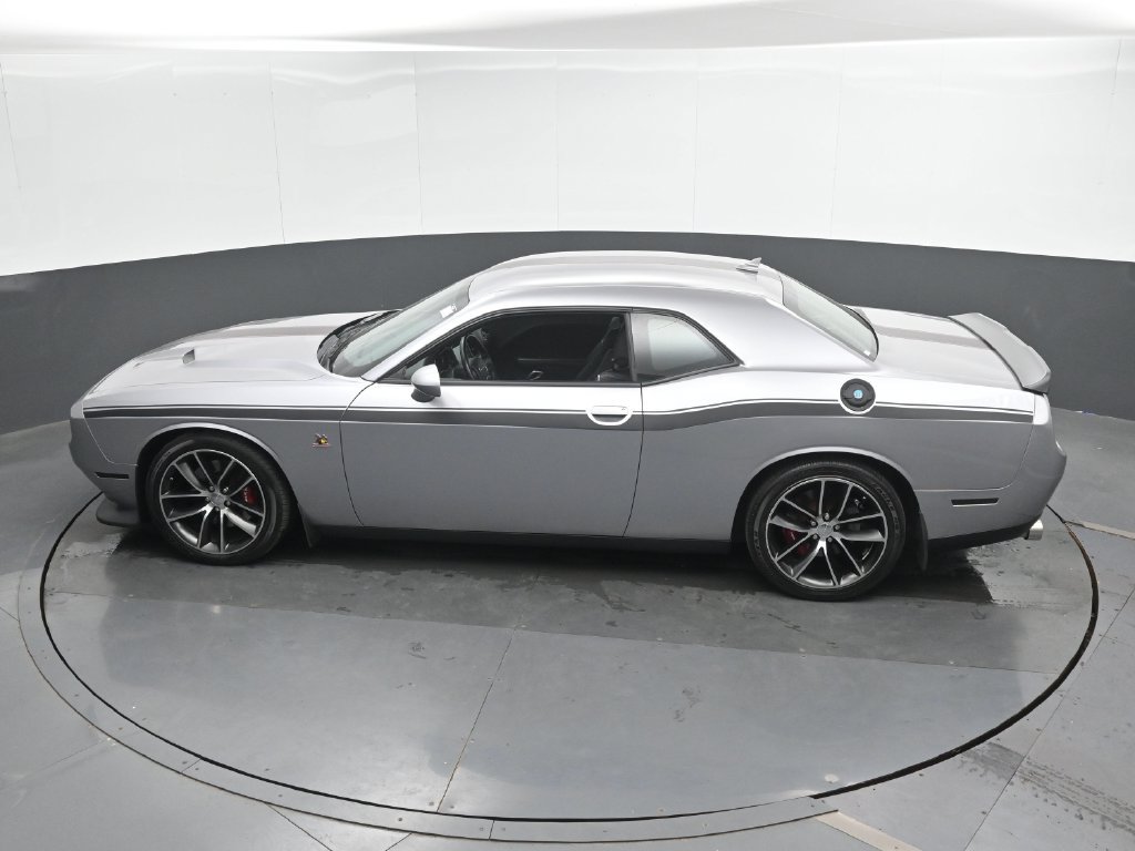 Used 2016 Dodge Challenger R/T Scat Pack RWD image 39