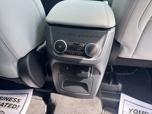 New 2026 Ford Explorer Platinum w/ LUX Leather Package AWD/4WD image 16