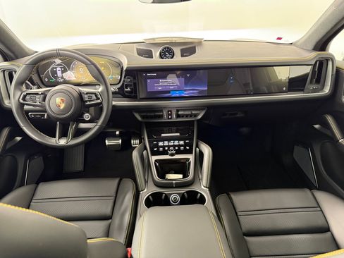 New 2026 Porsche Cayenne GTS image 20