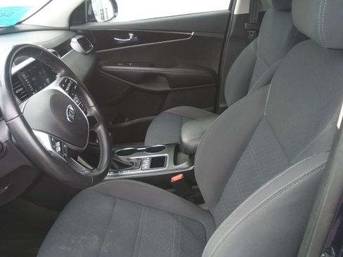 Used 2019 Kia Sorento S image 10