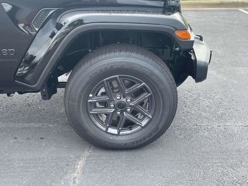 New 2025 Jeep Gladiator Sport image 34