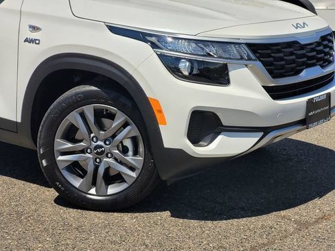 Used 2023 Kia Seltos LX AWD/4WD image 6