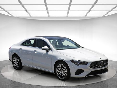 Used 2026 Mercedes-Benz CLA 250 image 4
