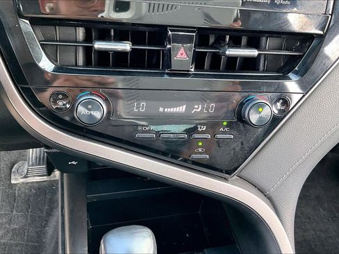 Used 2022 Toyota Camry XSE image 32