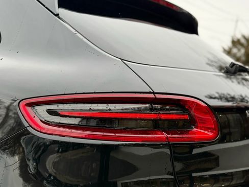 Used 2018 Porsche Macan Sport Edition image 44