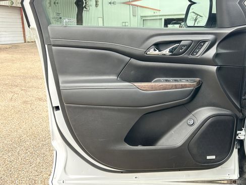 Used 2023 GMC Acadia Denali w/ Denali Ultimate Package image 29