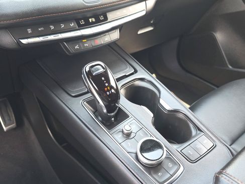 Used 2022 Cadillac XT4 Sport w/ Enhanced Visibility Package FWD image 28