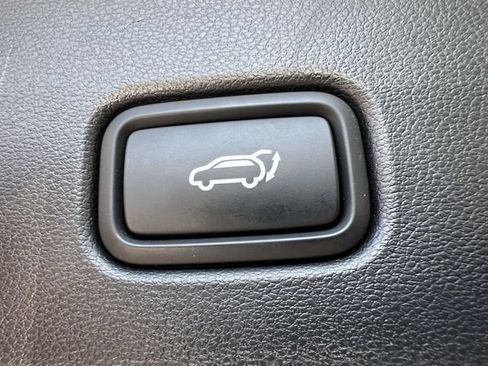 Used 2023 Hyundai Tucson Limited w/ Cargo Package AWD/4WD image 16